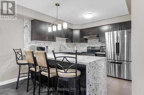 102 Cittadella Boulevard, Hamilton, ON - Indoor Photo Showing Kitchen