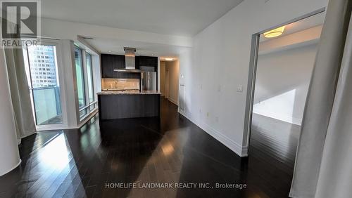 3902 - 8 The Esplanade, Toronto, ON - Indoor Photo Showing Kitchen