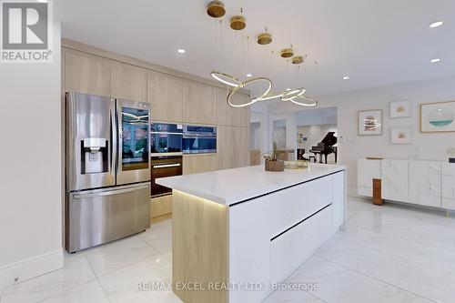 12 Moses Crescent, Markham, ON - Indoor Photo Showing Kitchen