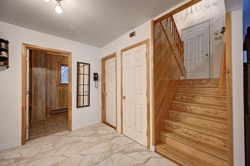Hall d'entrée/Vestibule - 3770 Mtée D'Argenteuil, Saint-Adolphe-D'Howard, QC - Indoor Photo Showing Other Room