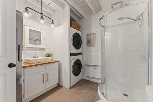 Salle de bains - 2000 Ch. Marois, Saint-Denis-De-Brompton, QC - Indoor Photo Showing Laundry Room