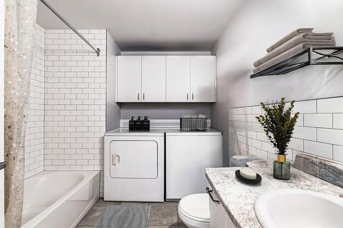 Salle de bains - 7-6396 Rue Villeneuve, Montréal (Montréal-Nord), QC - Indoor Photo Showing Laundry Room