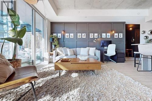 807 - 25 Baseball Place, Toronto, ON - Indoor Photo Showing Living Room