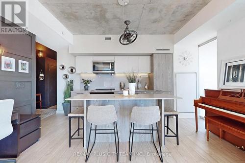 807 - 25 Baseball Place, Toronto, ON - Indoor Photo Showing Kitchen With Upgraded Kitchen