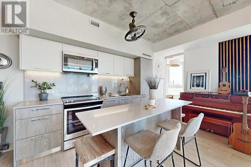 807 - 25 Baseball Place, Toronto, ON - Indoor Photo Showing Kitchen With Upgraded Kitchen