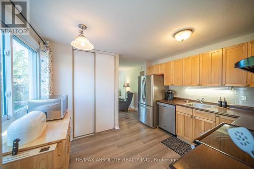 198 Hoylake Crescent, Ottawa, ON - Indoor Photo Showing Kitchen