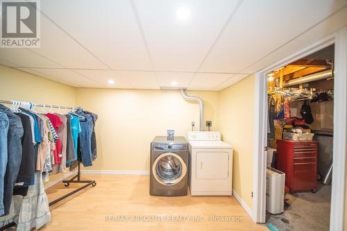 198 Hoylake Crescent, Ottawa, ON - Indoor Photo Showing Laundry Room