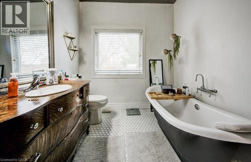 57 Glasgow Street, Kitchener, ON - Indoor Photo Showing Bathroom