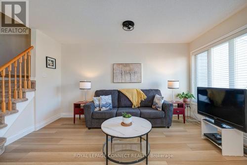 59 Bar Harbour Square, Toronto, ON - Indoor Photo Showing Living Room