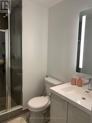 4035 - 5 Mabelle Avenue, Toronto, ON - Indoor Photo Showing Bathroom