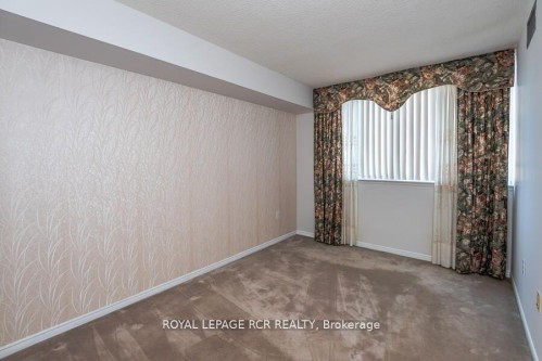 901-270 Davis Drive, Newmarket, ON - Indoor Photo Showing Other Room