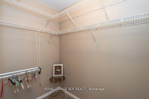 901-270 Davis Drive, Newmarket, ON - Indoor With Storage