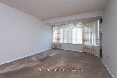 901-270 Davis Drive, Newmarket, ON - Indoor Photo Showing Other Room