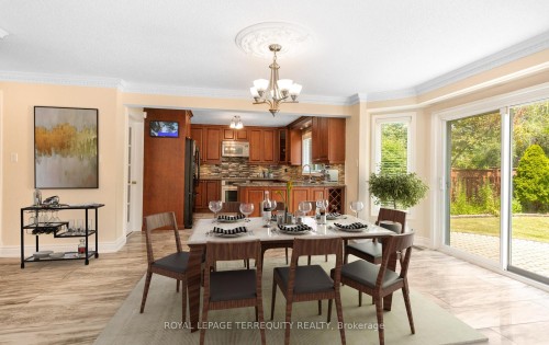 5839 Fieldon Road, Mississauga, ON - Indoor Photo Showing Dining Room