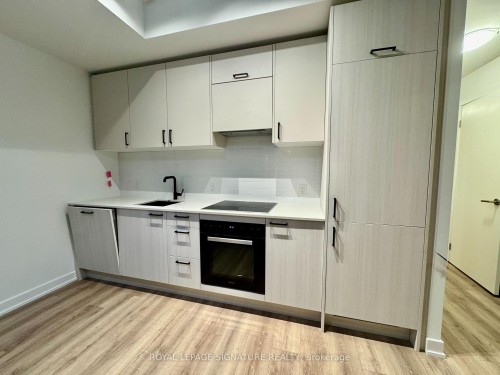 920-1 Quarrington Lane, Toronto, ON - Indoor Photo Showing Kitchen