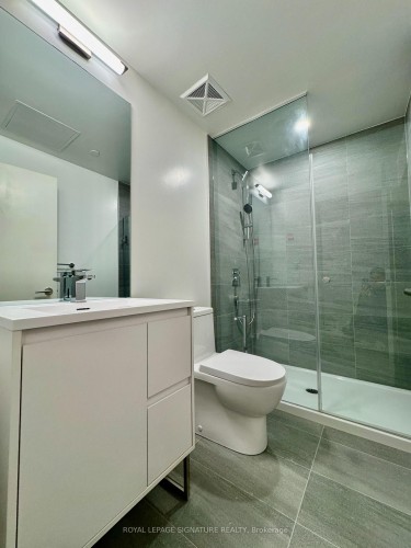 920-1 Quarrington Lane, Toronto, ON - Indoor Photo Showing Bathroom