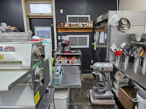 3469 Lake Shore Boulevard W, Toronto, ON 