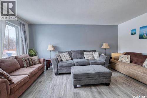 313 Centennial Boulevard, Warman, SK - Indoor Photo Showing Living Room