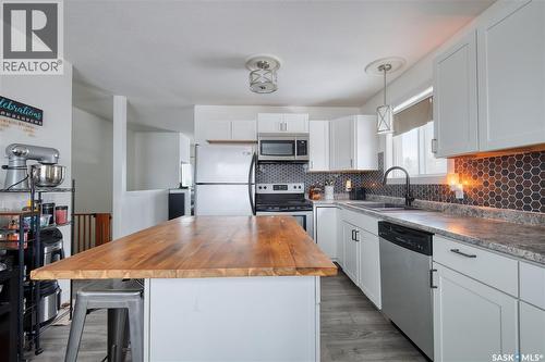 313 Centennial Boulevard, Warman, SK - Indoor Photo Showing Kitchen