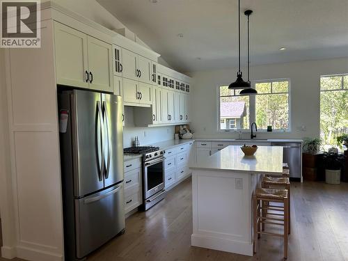 518 Forest Crowne Drive, Kimberley, BC - Indoor Photo Showing Kitchen