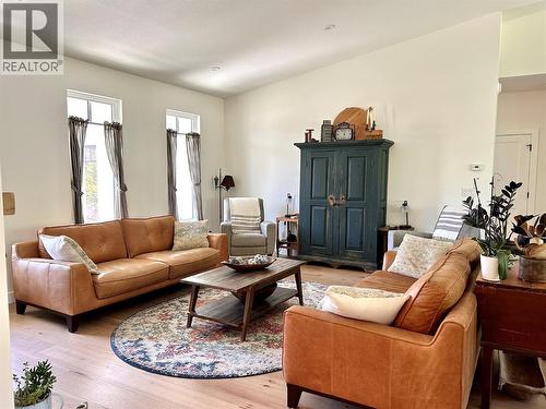 518 Forest Crowne Drive, Kimberley, BC - Indoor Photo Showing Living Room