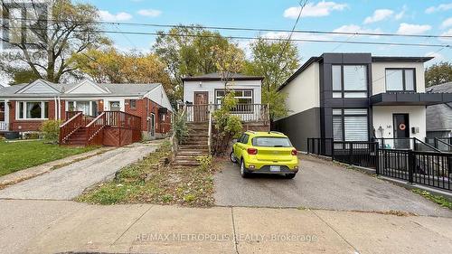 143 KALMAR AVENUE  Toronto, ON M1N 3G6