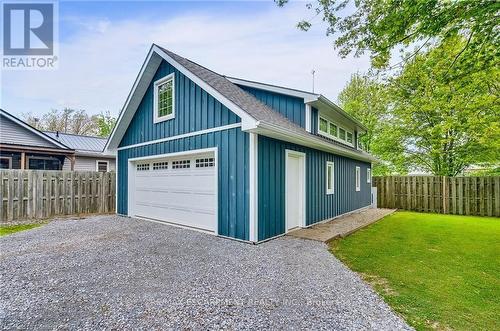 8 Beach Road, Haldimand, ON - Outdoor