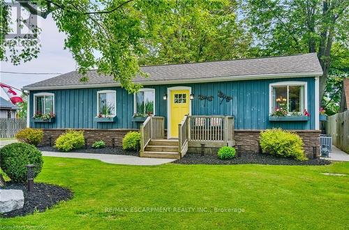 8 Beach Road, Haldimand, ON - Outdoor