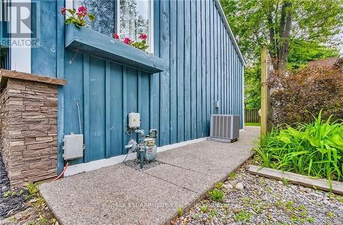 8 Beach Road, Haldimand, ON - Outdoor