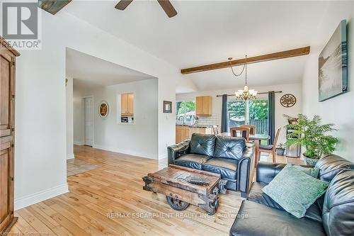 8 Beach Road, Haldimand, ON - Indoor Photo Showing Living Room