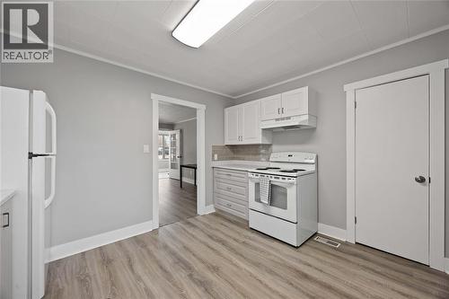 460 Ontario Street, Warwick-Watford, ON - Indoor Photo Showing Kitchen