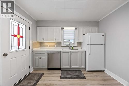 460 Ontario Street, Warwick-Watford, ON - Indoor Photo Showing Kitchen