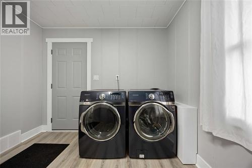 460 Ontario Street, Warwick-Watford, ON - Indoor Photo Showing Laundry Room