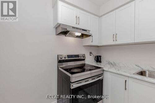 91 - 91 Baronwood Court, Brampton, ON - Indoor Photo Showing Kitchen