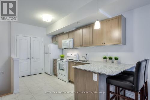 15 - 39 Drewry Avenue, Toronto, ON - Indoor Photo Showing Kitchen