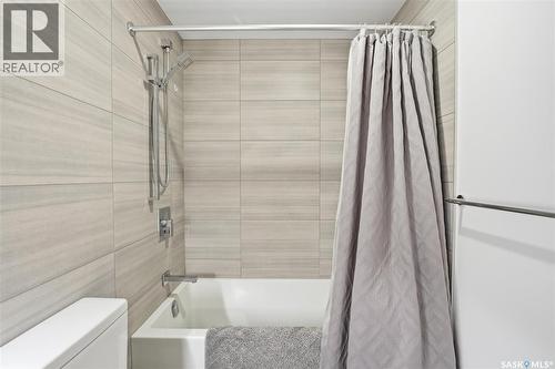 504 490 2Nd Avenue S, Saskatoon, SK - Indoor Photo Showing Bathroom