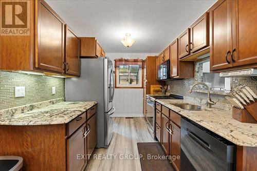 29 Barry Road, Quinte West (Murray Ward), ON - Indoor Photo Showing Kitchen With Upgraded Kitchen