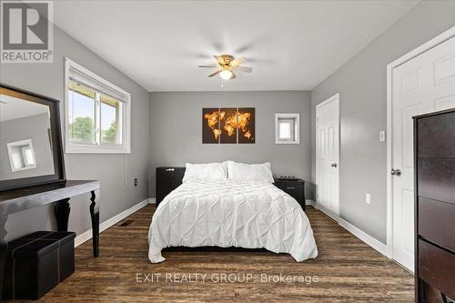 29 Barry Road, Quinte West (Murray Ward), ON - Indoor Photo Showing Bedroom