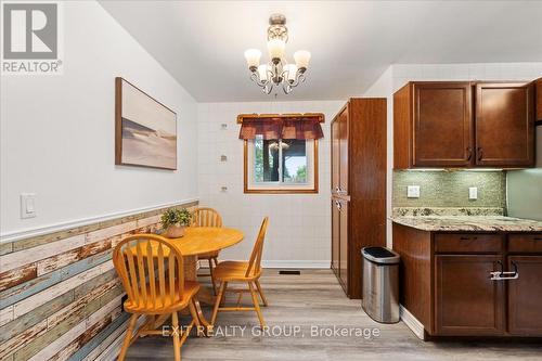 29 Barry Road, Quinte West (Murray Ward), ON - Indoor Photo Showing Dining Room