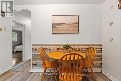 29 Barry Road, Quinte West (Murray Ward), ON - Indoor Photo Showing Dining Room