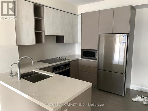 1505 - 398 Highway 7 E, Richmond Hill, ON - Indoor Photo Showing Kitchen With Double Sink With Upgraded Kitchen