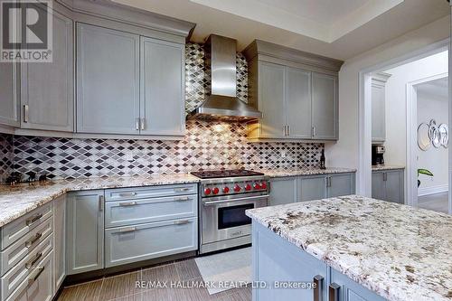 64 Chesney Crescent, Vaughan, ON - Indoor Photo Showing Kitchen With Upgraded Kitchen