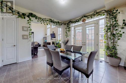 64 Chesney Crescent, Vaughan, ON - Indoor Photo Showing Dining Room