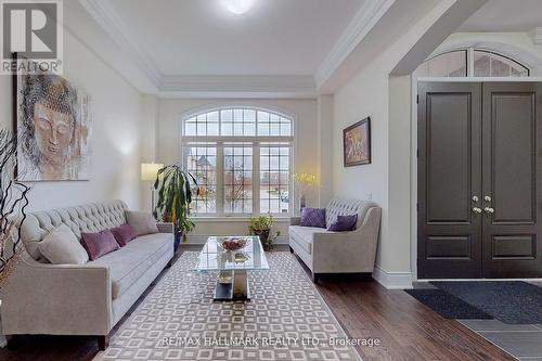 64 Chesney Crescent, Vaughan, ON - Indoor Photo Showing Living Room