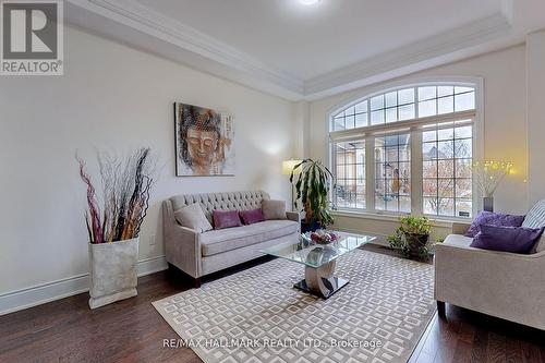 64 Chesney Crescent, Vaughan, ON - Indoor Photo Showing Living Room