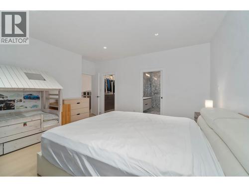 5651 Walton Road, Richmond, BC - Indoor Photo Showing Bedroom