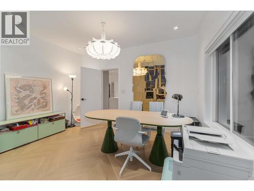 5651 Walton Road, Richmond, BC - Indoor