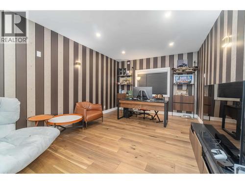 5651 Walton Road, Richmond, BC - Indoor