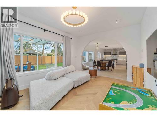 5651 Walton Road, Richmond, BC - Indoor