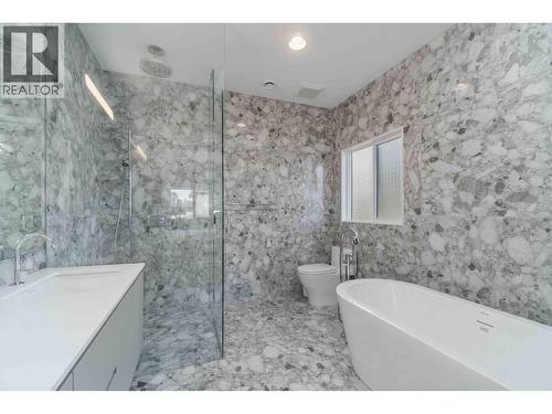 5651 Walton Road, Richmond, BC - Indoor Photo Showing Bathroom
